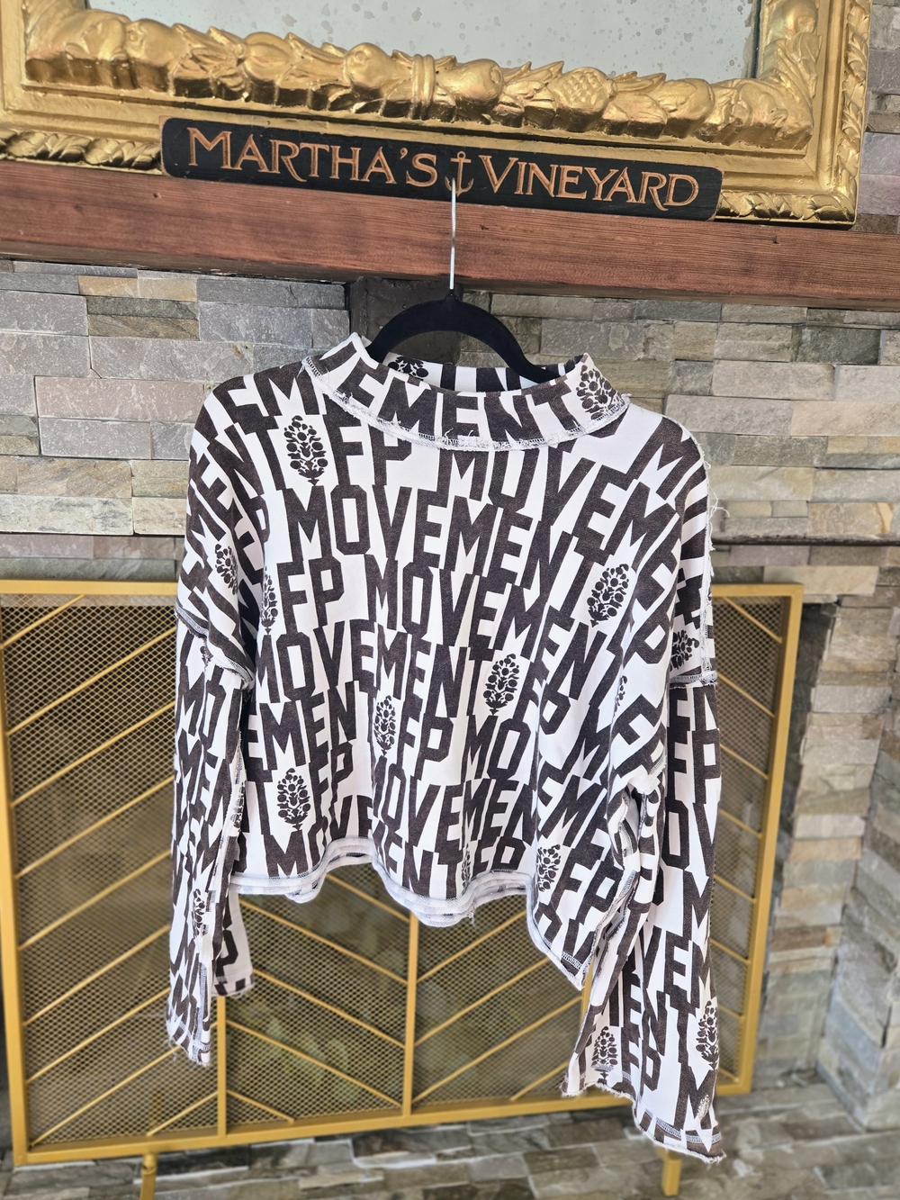 Movement Print Long-Sleeve Crop Top - Brown & White